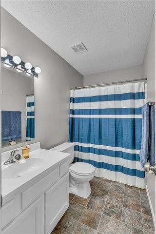 1010 Home Circle, Lawrence, KS 66046
