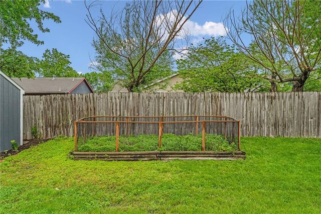 1010 Home Circle, Lawrence, KS 66046