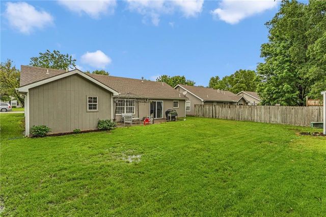 1010 Home Circle, Lawrence, KS 66046