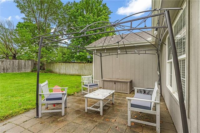 1010 Home Circle, Lawrence, KS 66046