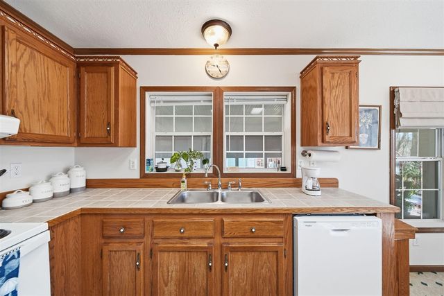 448 Raisin River Drive, Adrian, MI 49221