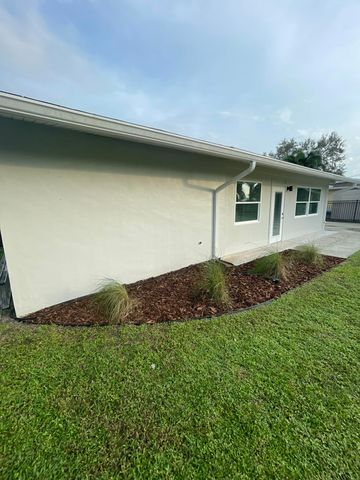 808 SE Degan Drive, Port St. Lucie, Port St Lucie, FL 34983