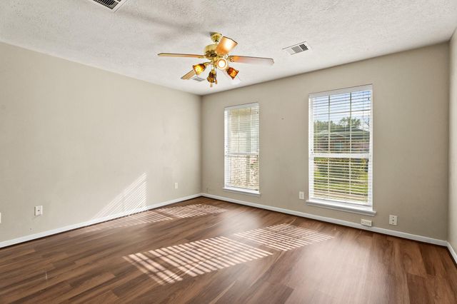 5247 Panay Park Drive, Houston, TX 77048