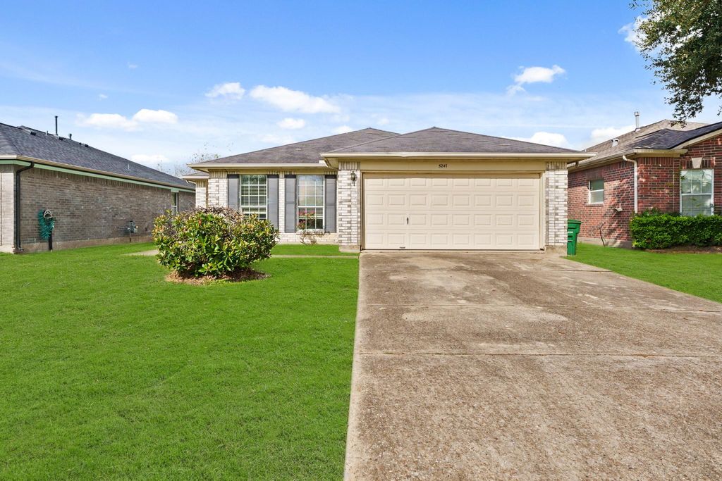 5247 Panay Park Drive, Houston, TX 77048