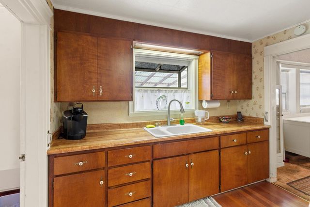 1037 W Magnolia St, Stockton, CA 95203