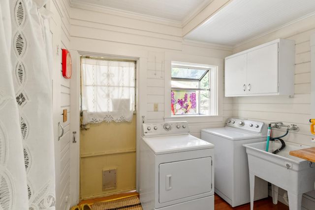 1037 W Magnolia St, Stockton, CA 95203