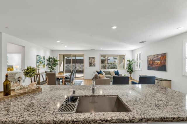 7513 Blue Bell Cir, Sacramento, CA 95829