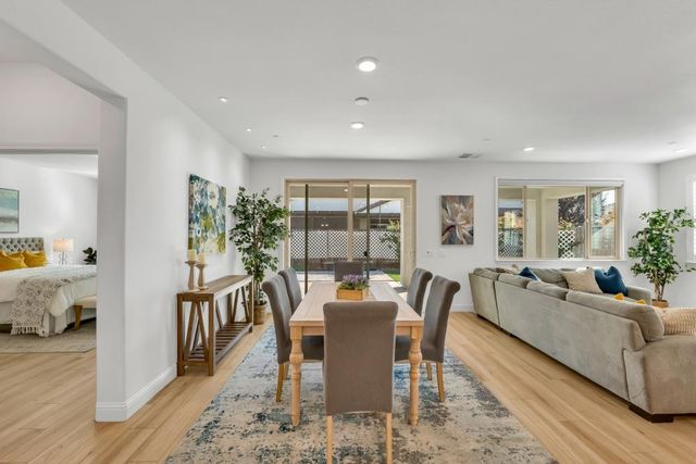 7513 Blue Bell Cir, Sacramento, CA 95829