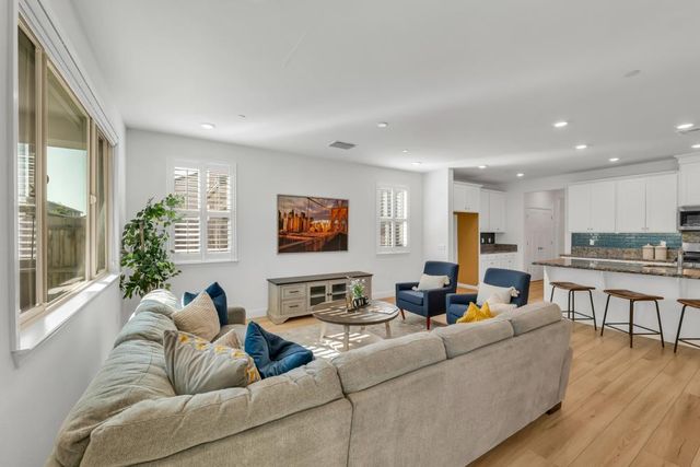 7513 Blue Bell Cir, Sacramento, CA 95829