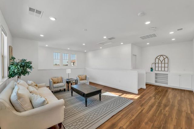 7513 Blue Bell Cir, Sacramento, CA 95829