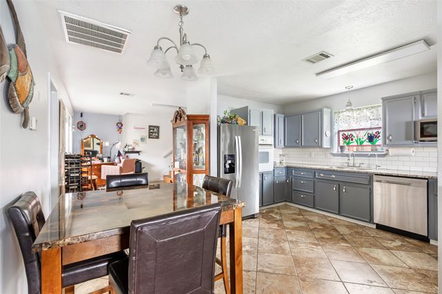 406 Kickapoo Drive, Livingston, TX 77351