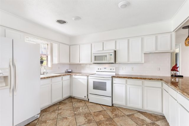 406 Kickapoo Drive, Livingston, TX 77351