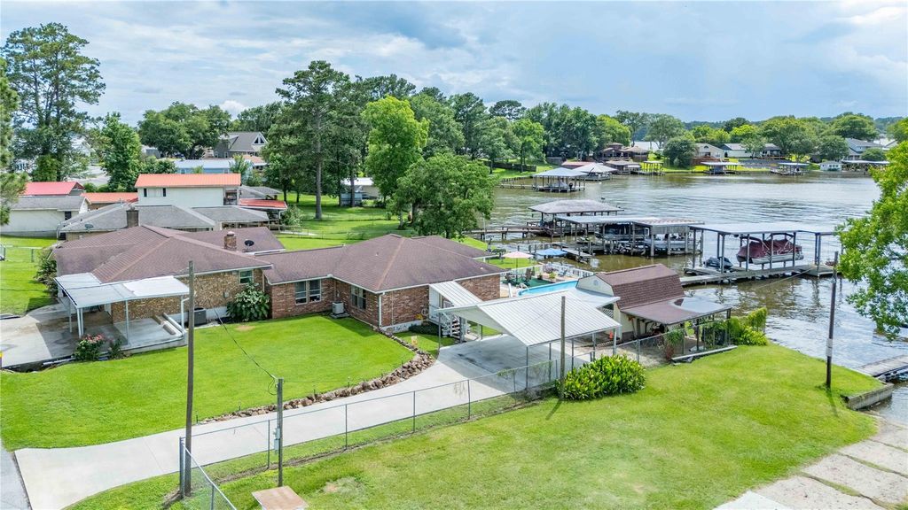 406 Kickapoo Drive, Livingston, TX 77351
