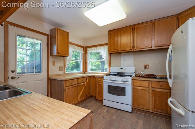 6346 Donaldson Drive, Troy, MI 48085