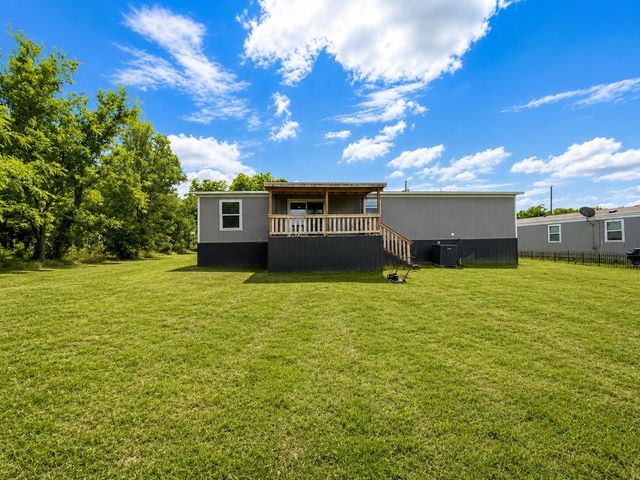 112 Buffalo Gap Drive, Bridgeport, TX 76426
