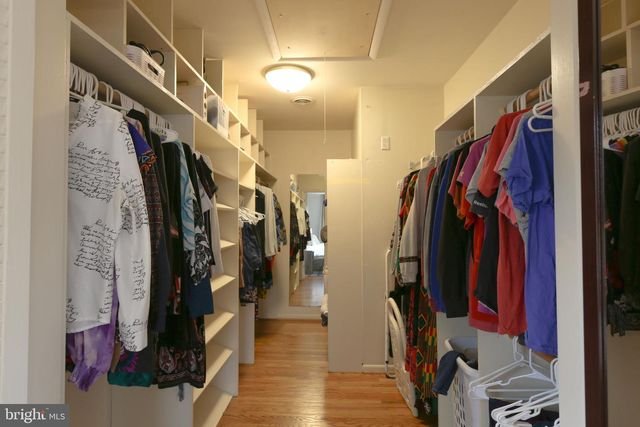 33 IVY LN, Cherry Hill, NJ 08002