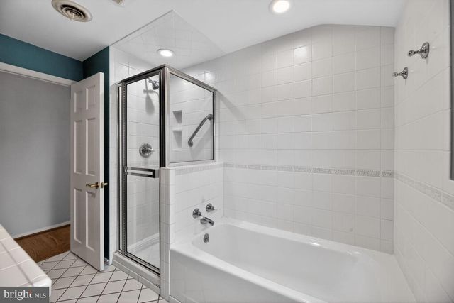 33 IVY LN, Cherry Hill, NJ 08002