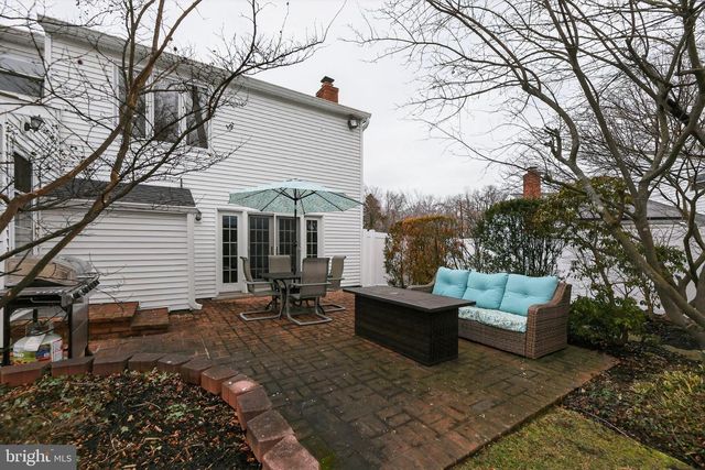 33 IVY LN, Cherry Hill, NJ 08002