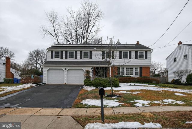 33 IVY LN, Cherry Hill, NJ 08002