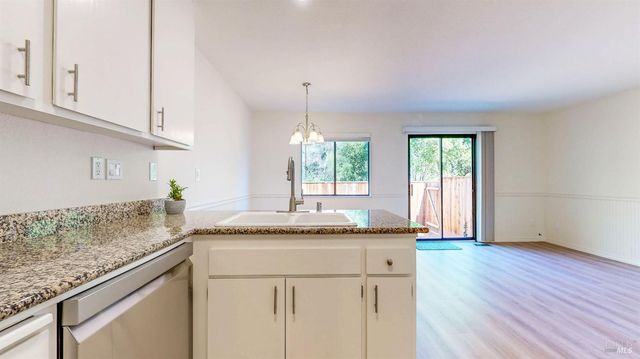 158 N Dutton Ave, Santa Rosa, CA 95401