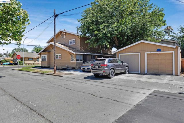 1241 Parker Ave, Tracy, CA 95376