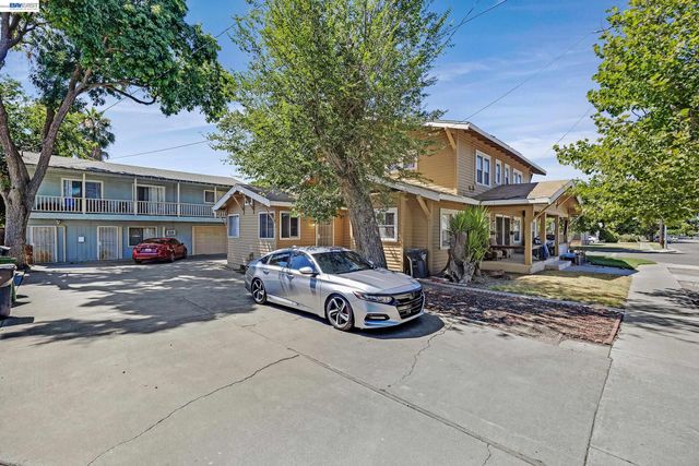 1241 Parker Ave, Tracy, CA 95376