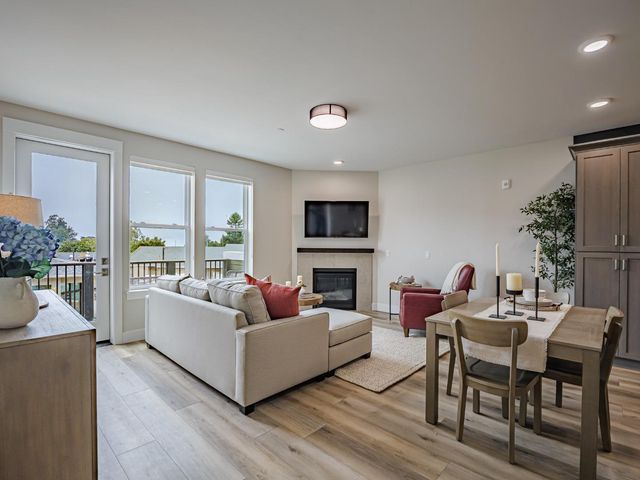 131 Aptos Village Way 2, Aptos, CA 95003