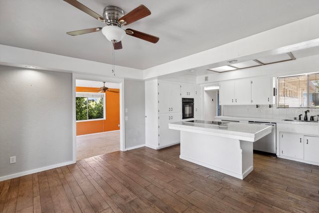 1890 Manchester Drive, Redding, CA 96002