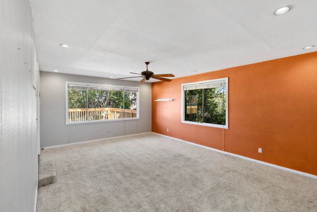 1890 Manchester Drive, Redding, CA 96002