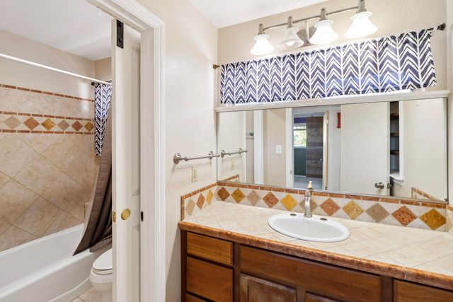 1890 Manchester Drive, Redding, CA 96002