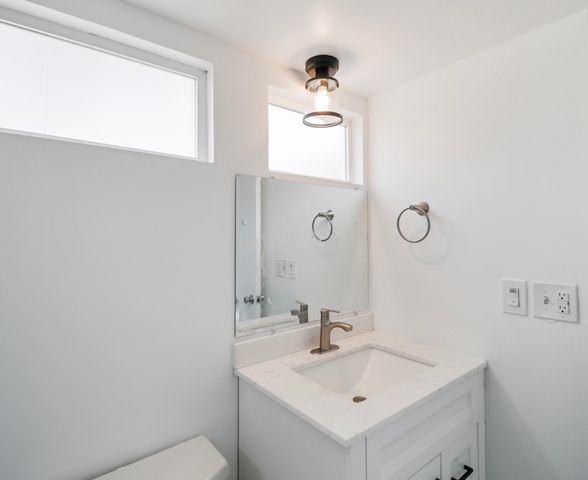 1890 Manchester Drive, Redding, CA 96002