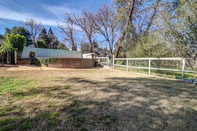 1890 Manchester Drive, Redding, CA 96002
