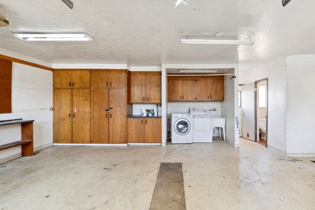 1890 Manchester Drive, Redding, CA 96002