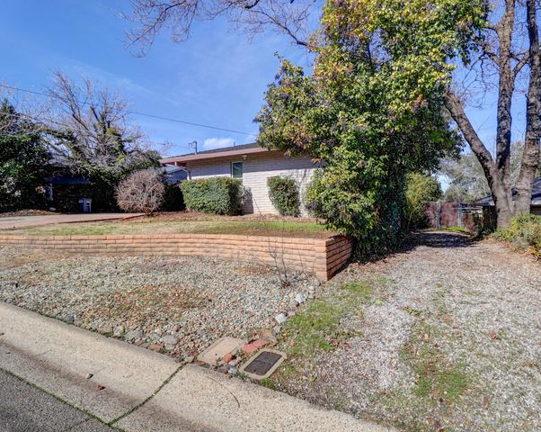 1890 Manchester Drive, Redding, CA 96002