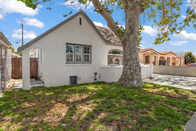 1218 N Spring Avenue, Compton, CA 90221