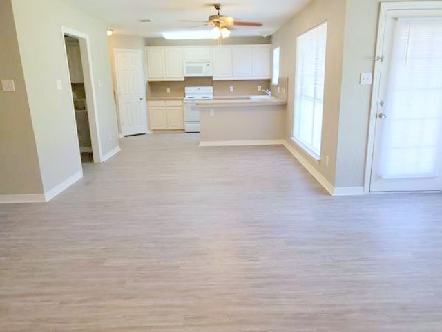 516 Bluebird Lane, Red Oak, TX 75154