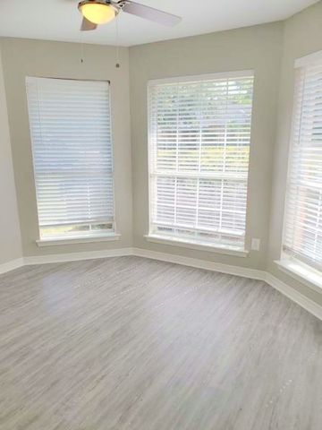 516 Bluebird Lane, Red Oak, TX 75154