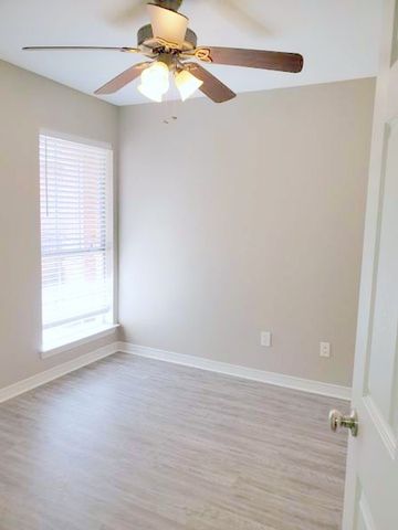 516 Bluebird Lane, Red Oak, TX 75154