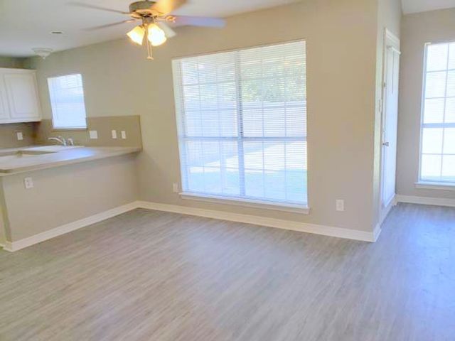 516 Bluebird Lane, Red Oak, TX 75154