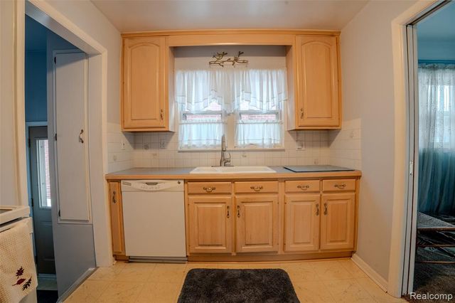 8132 Balfour Avenue, Allen Park, MI 48101