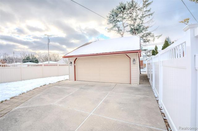 8132 Balfour Avenue, Allen Park, MI 48101