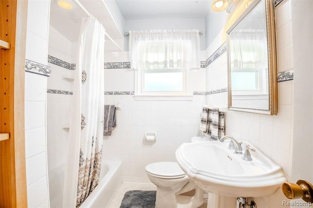 8132 Balfour Avenue, Allen Park, MI 48101