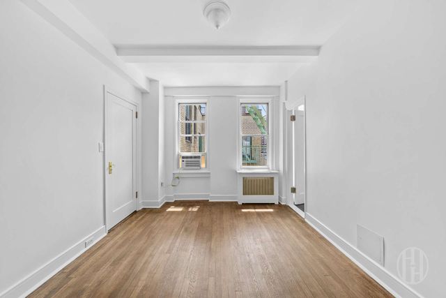 325 W 45th St Apt 1020, New York City, NY 10036