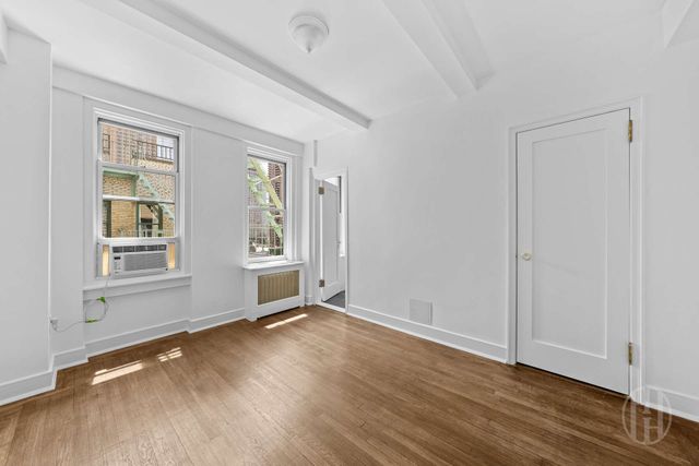 325 W 45th St Apt 1020, New York City, NY 10036