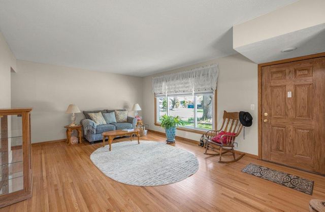 3632 Roosevelt Street NE, Saint Anthony, MN 55418