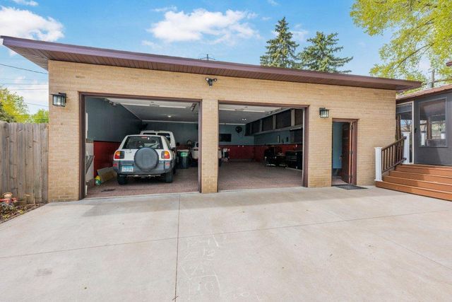 3632 Roosevelt Street NE, Saint Anthony, MN 55418