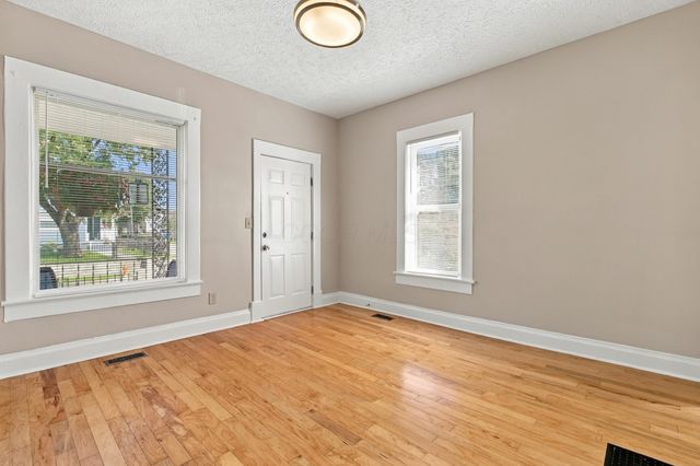 353 E Morrill Avenue, Columbus, OH 43207