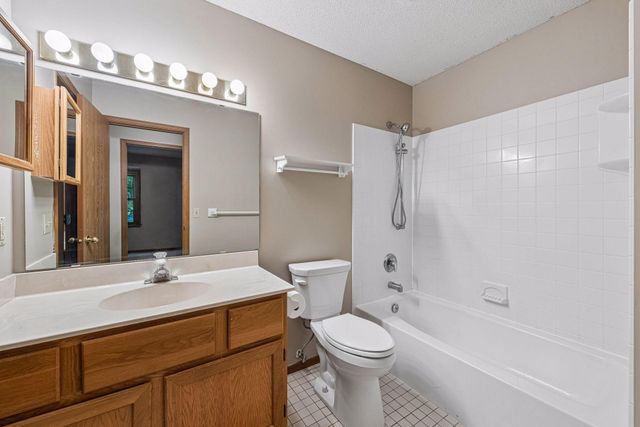 7325 Bren Lane, Eden Prairie, MN 55346