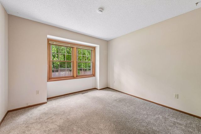 7325 Bren Lane, Eden Prairie, MN 55346