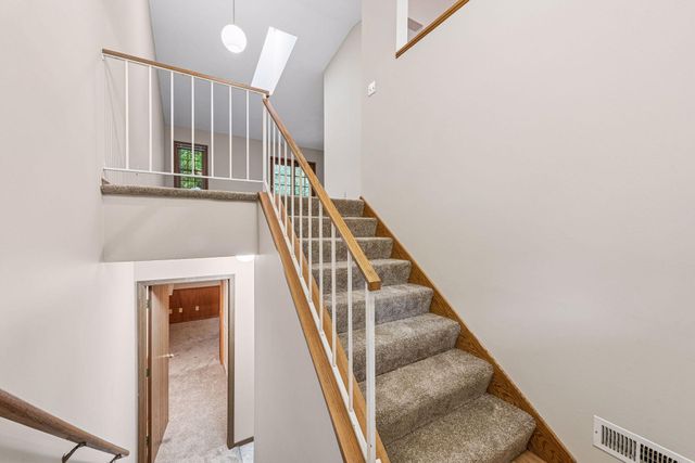7325 Bren Lane, Eden Prairie, MN 55346
